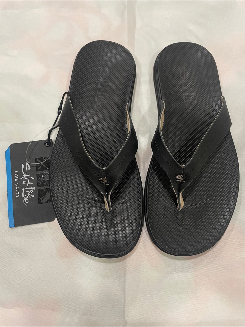 NWT Salt Life Women’s size 6 Black Flip Flop/Sandals with Logo Strap
